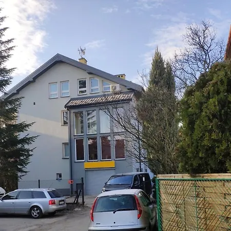 Polarna 8 Cracow Guest house *